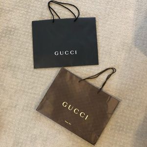💯 👜 Authentic Gucci paper bags
